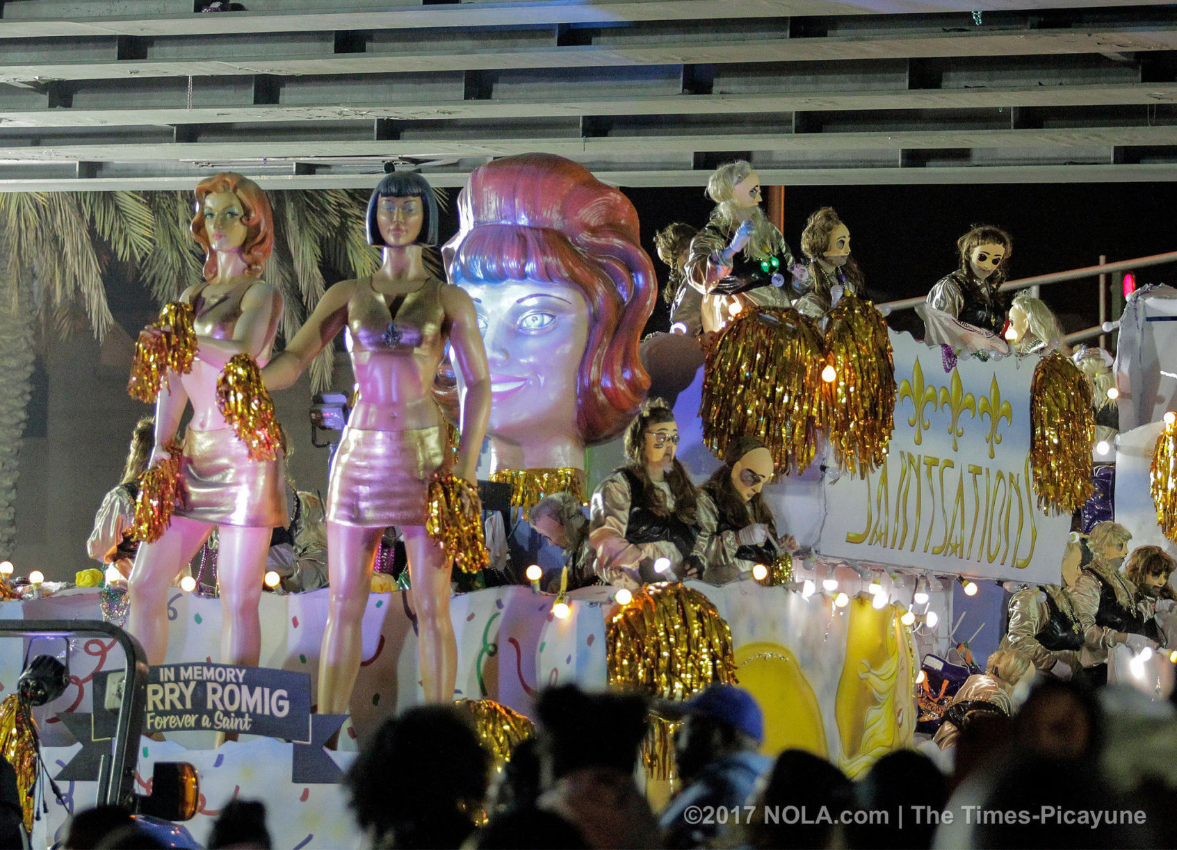 Krewe of Bacchus 2017 rolls in New Orleans: See Mardi Gras parade photos